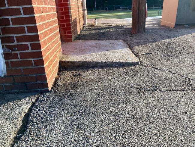 Hercules BLACK Anti Skid Coating - Safety Traction Paint - Rubberized 1 Gallon Can, Medium Grit - Waterproof & UV Resistant - Ideal for Ramps, Walkways, Docks & Patios
